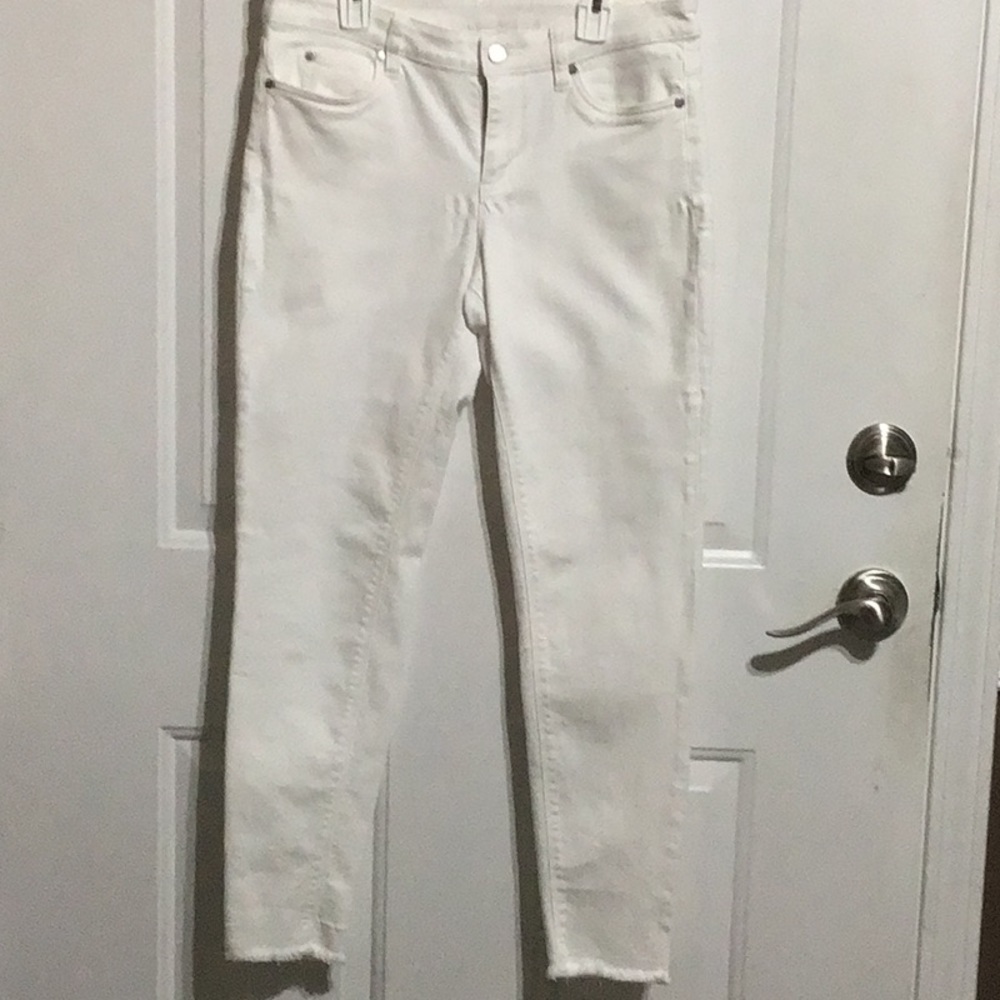 Vince Camuto Like New Fray Hem Skinny Jeans White Denim Size 6